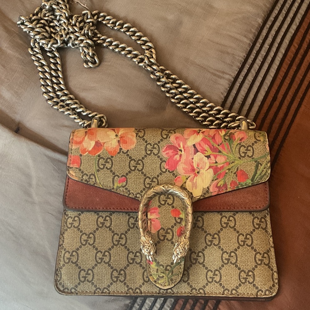 Gucci Beige and Red Floral Shoulder Bag, GUC, Gucci Dust Bag, Box & COA - Picture 4 of 12